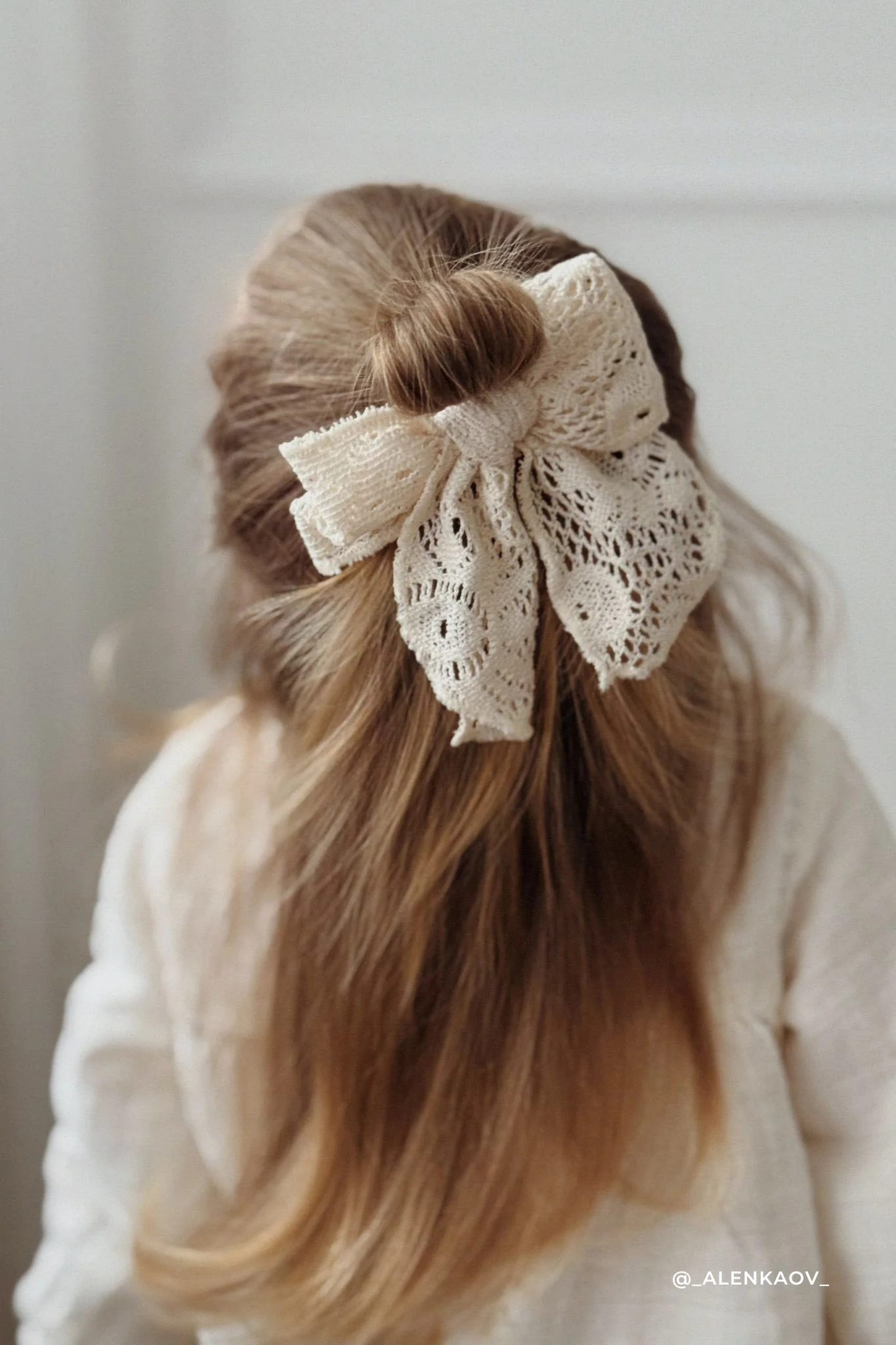 Lili Bow - Antique White - Image 2