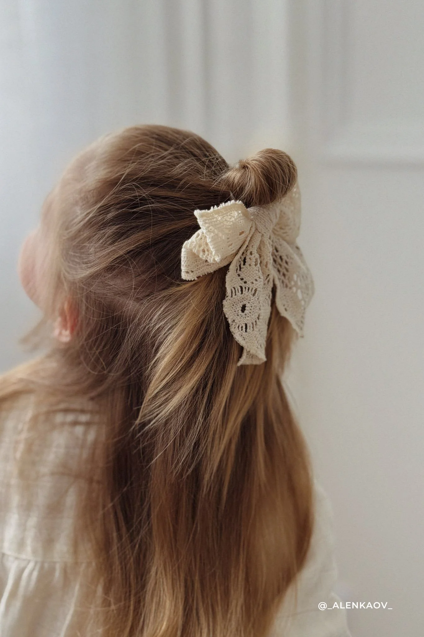 Lili Bow - Antique White - Image 3