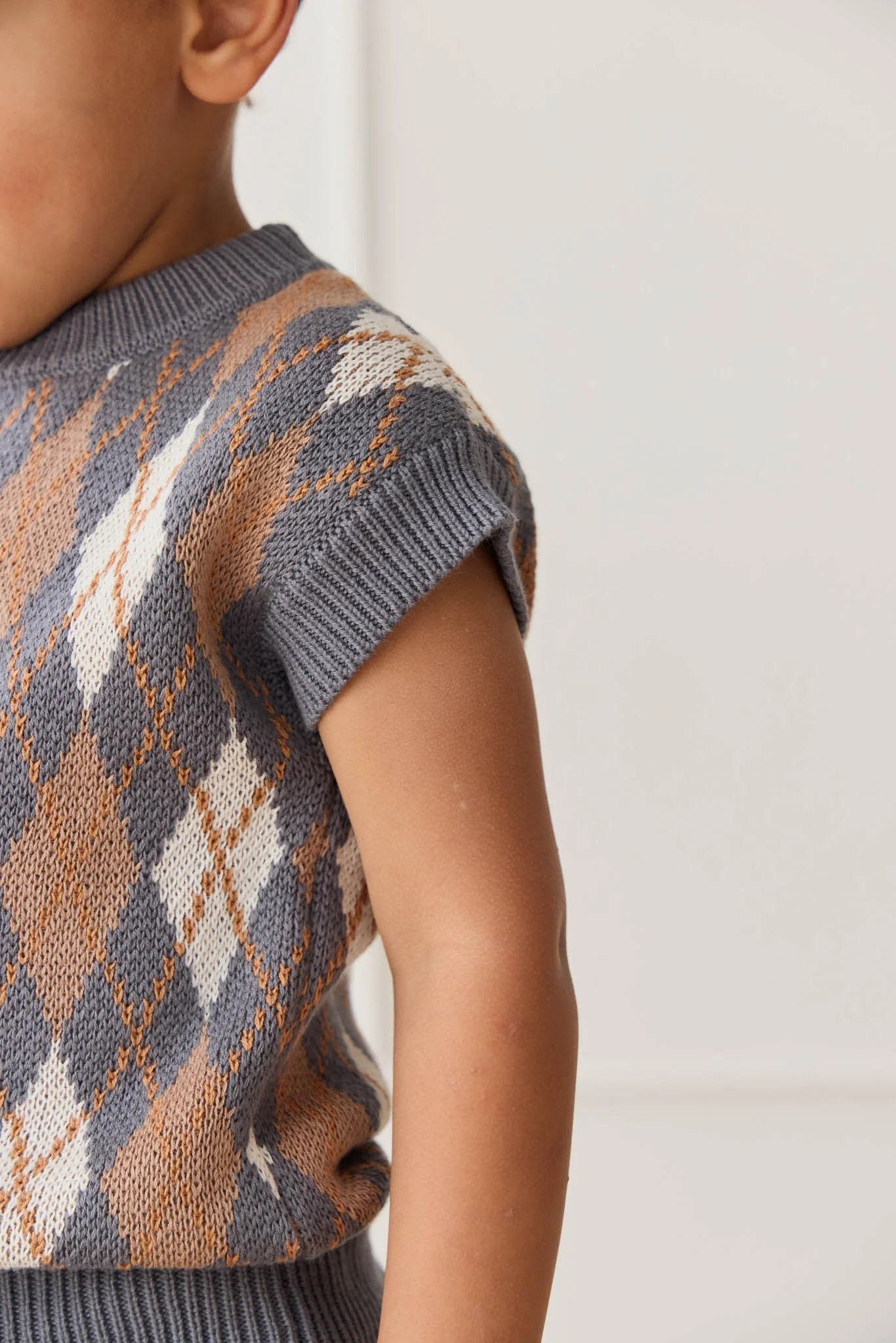 Marcus Knit Vest - Marcus Jacquard Arctic - Image 6