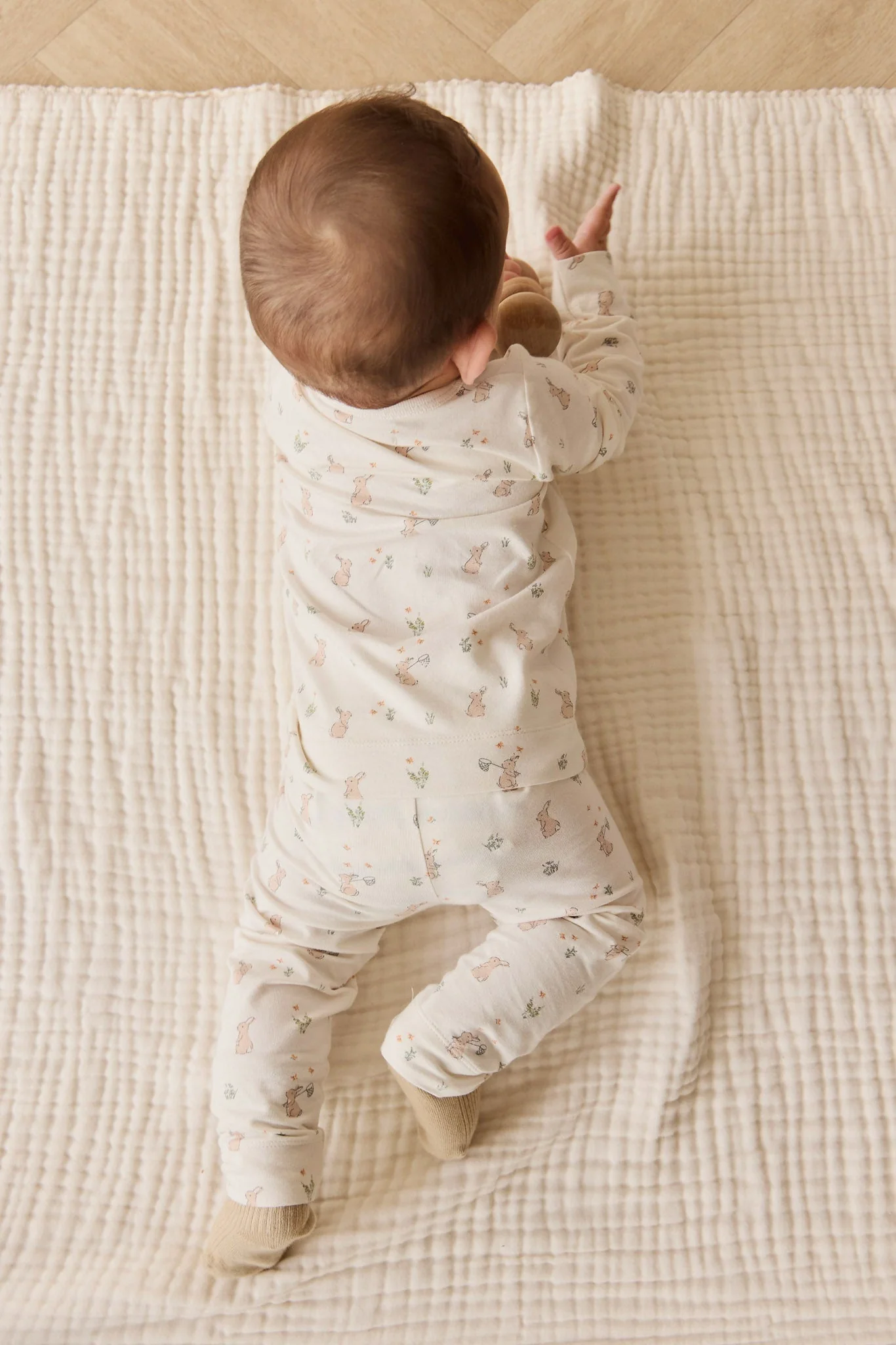 Organic Cotton Jarrah Long Sleeve Pyjama Set - Lapin Jardin Crisp - Image 4
