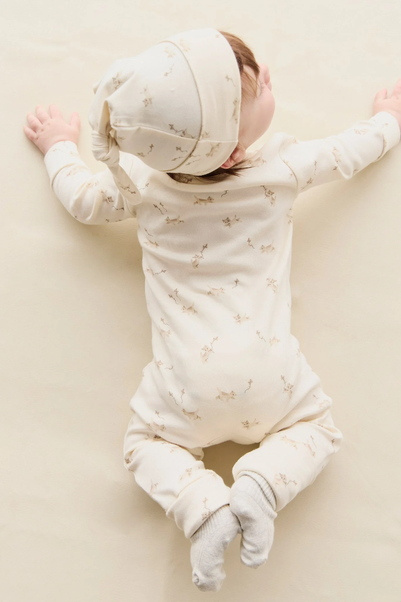 Organic Cotton Knot Beanie - Kitten and His Kites - Image 5