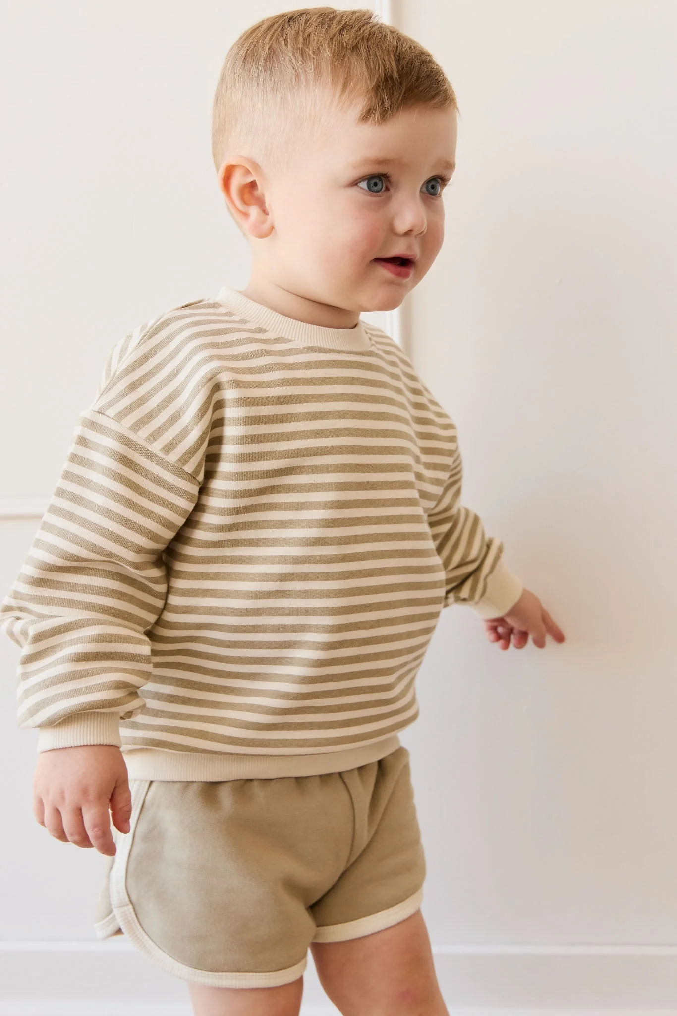 Organic Cotton Peyton Sweatshirt - Slim Stripe Sandy Brown/Cloud - Image 7