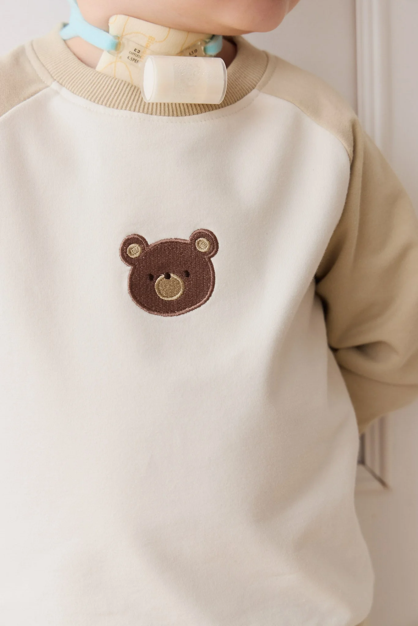Organic Cotton Tao Sweatshirt - Biscuit/Cloud Bobbie Bear - Image 4