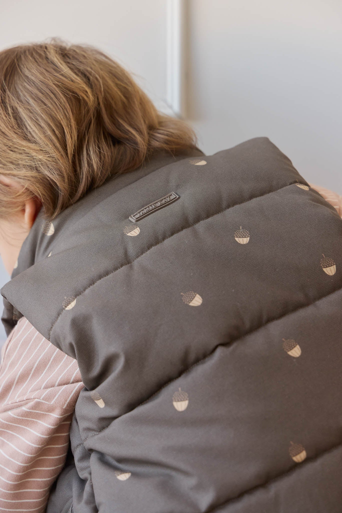 Rudi Puffer Vest - Acorn Wolf - Image 5
