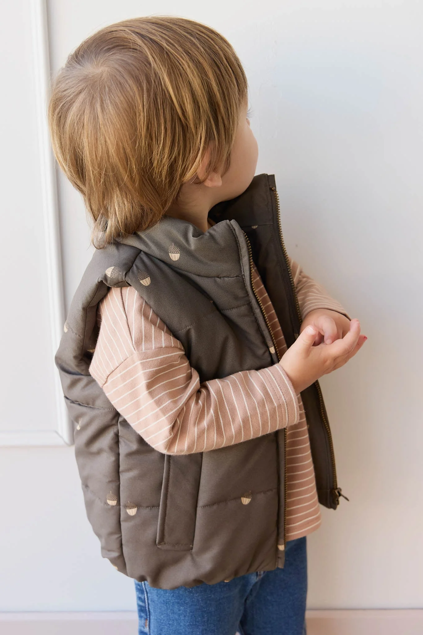 Rudi Puffer Vest - Acorn Wolf - Image 6