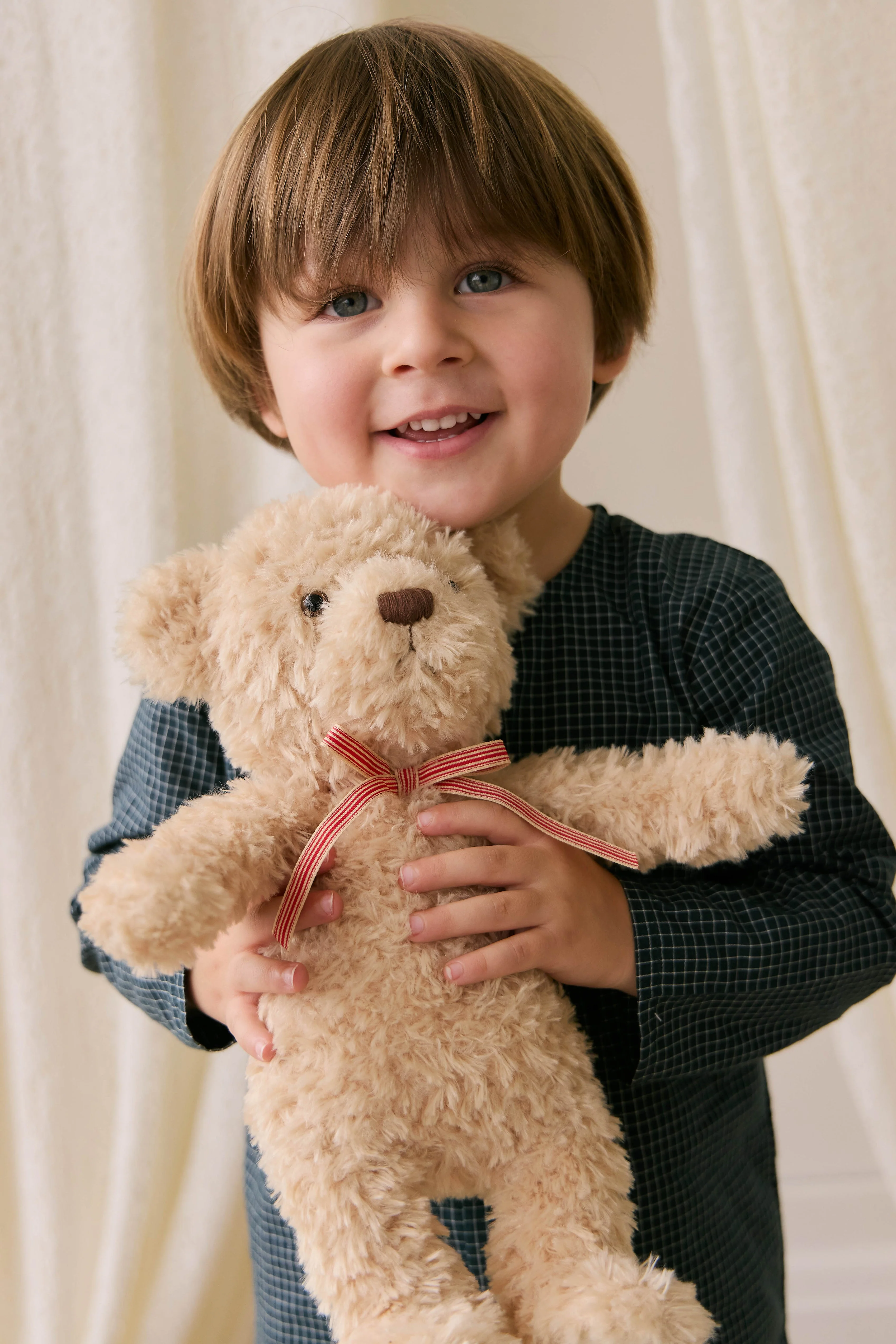Snuggle Bunnies - Arthur the Bear - Arthur with Red Stripe Bow - Image 2