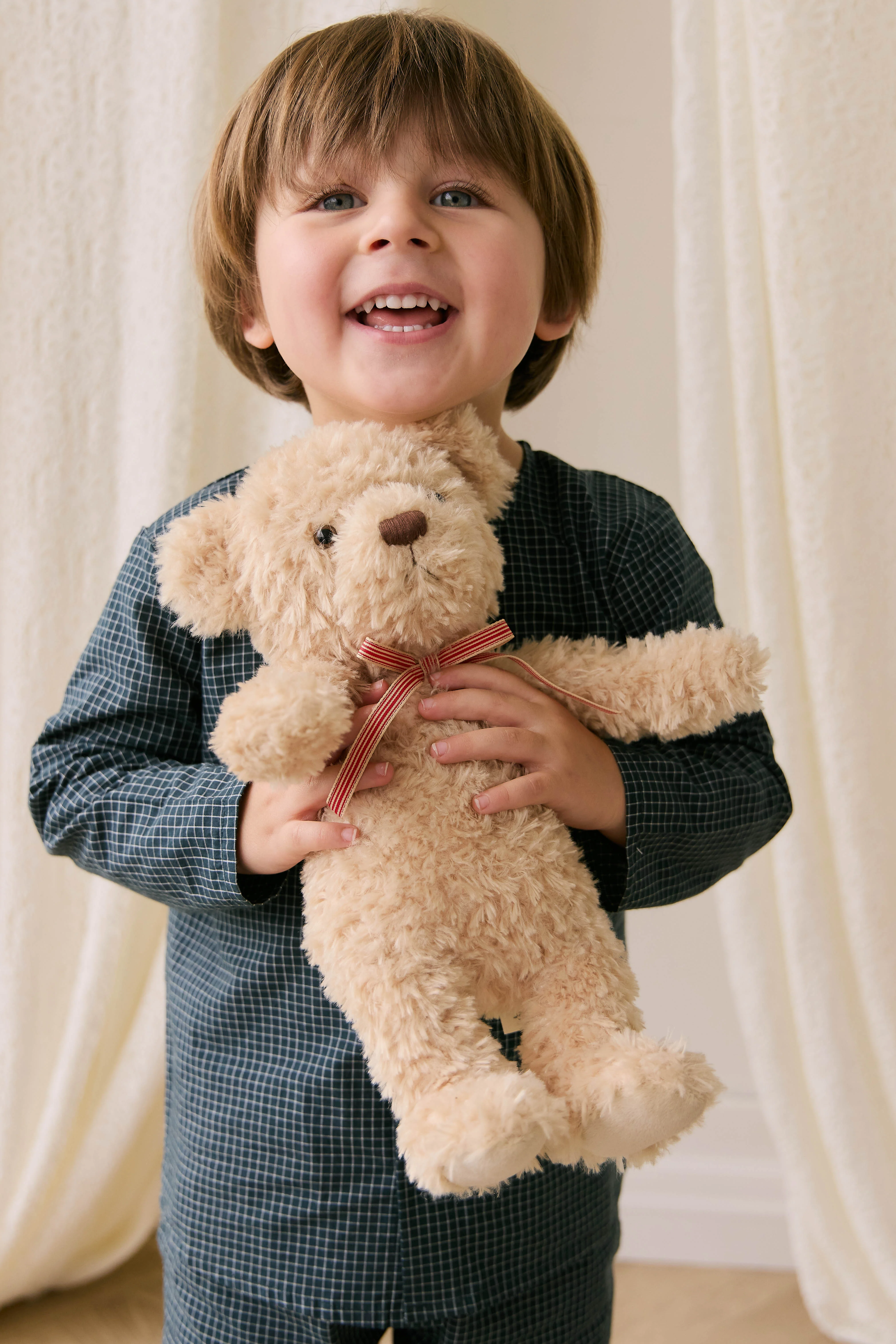 Snuggle Bunnies - Arthur the Bear - Arthur with Red Stripe Bow - Image 3