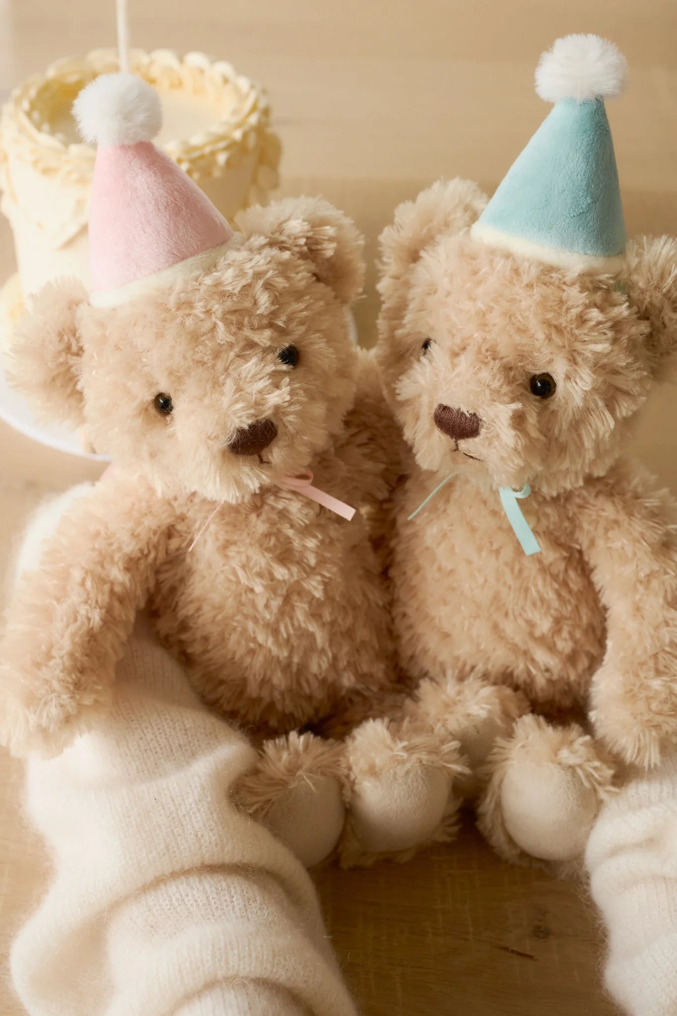 Snuggle Bunnies - Birthday Arthur - Sky - Image 2