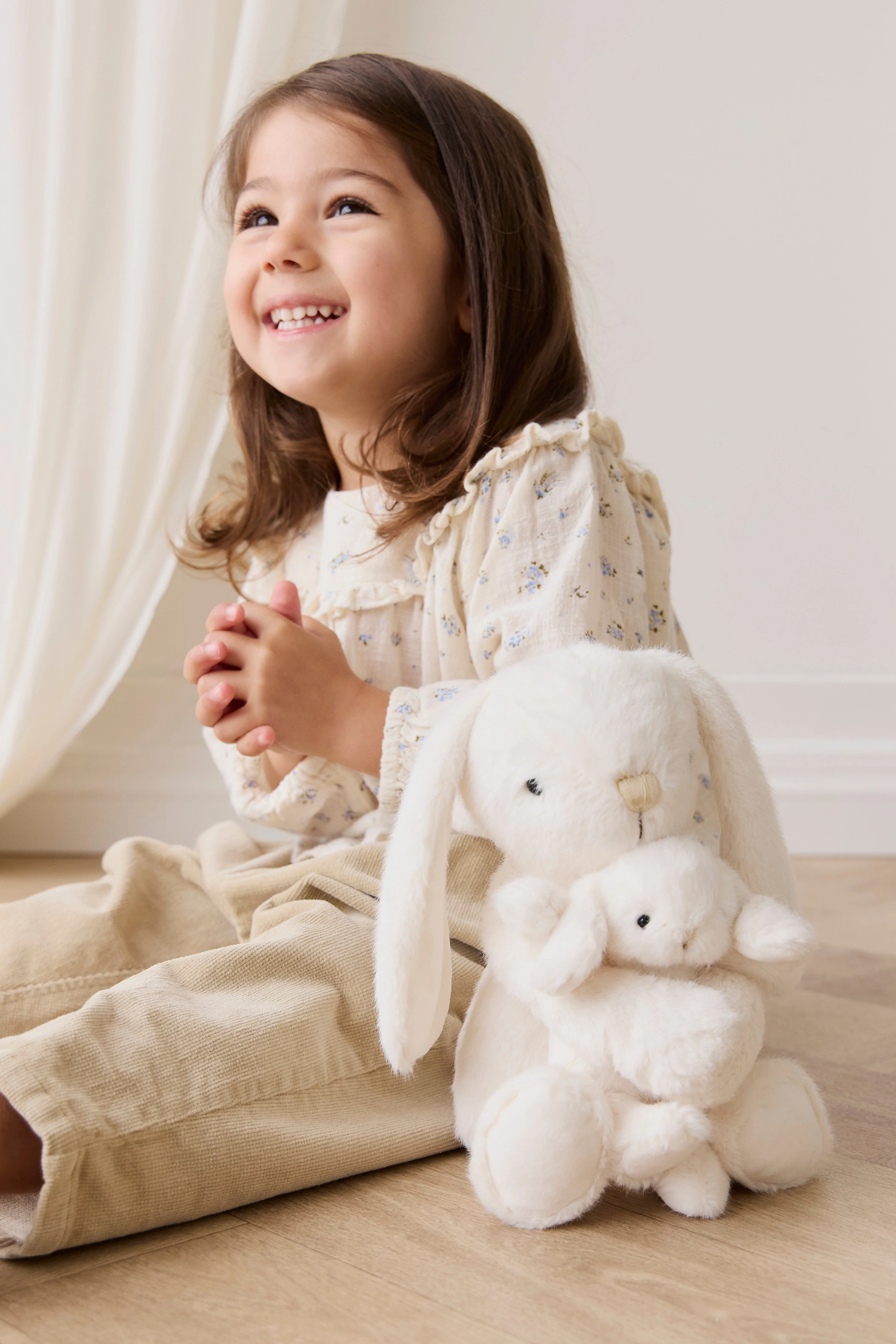Snuggle Bunnies - Frankie the Hugging Bunny - Marshmallow - Image 2