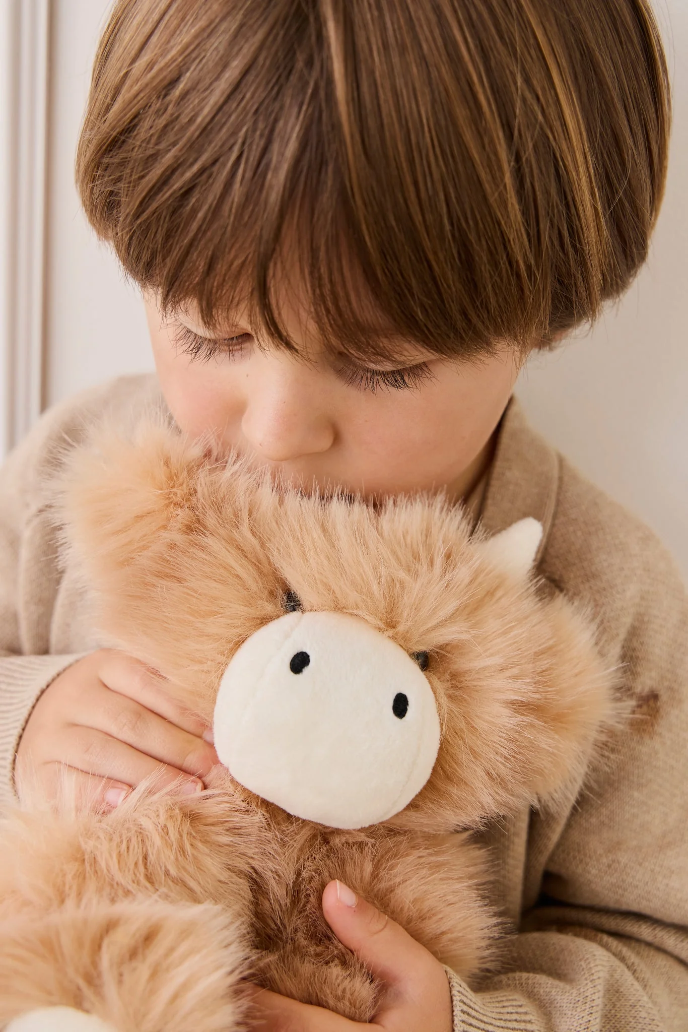 Snuggle Bunnies - Hilda The Highland Cow - Caramel - Image 4