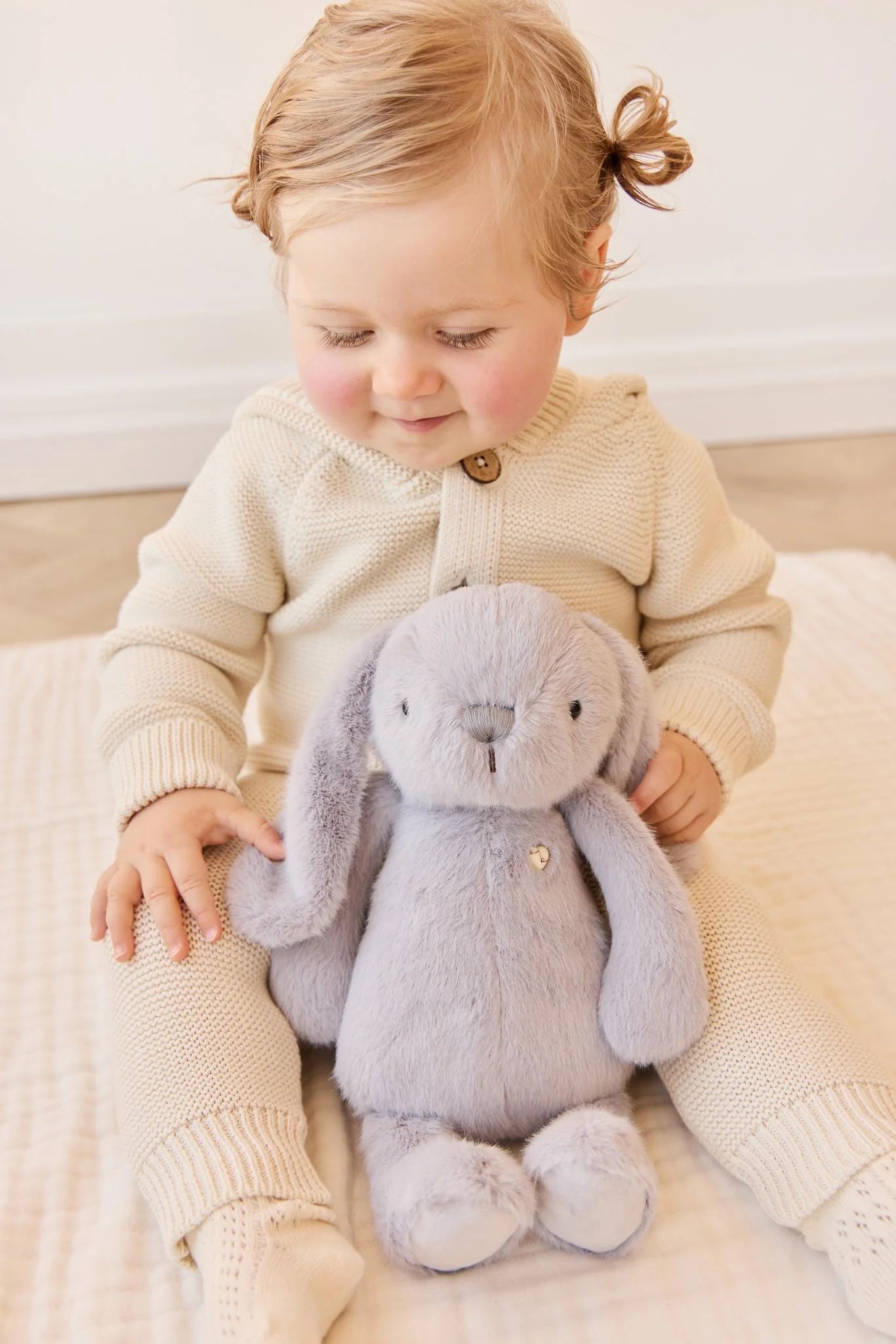 Snuggle Bunnies - Penelope - Silver - Image 2