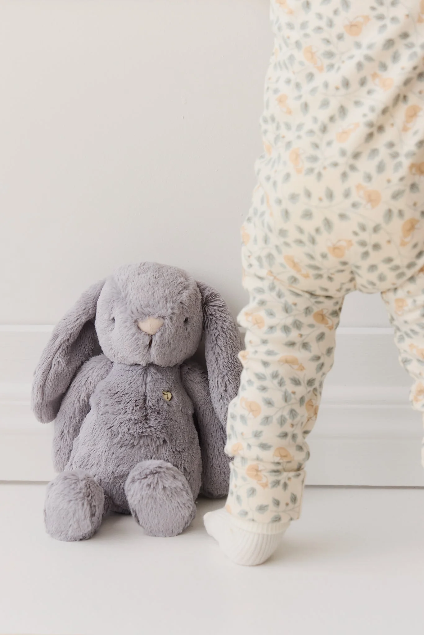 Snuggle Bunnies - Plush Penelope  - Silver - Image 4